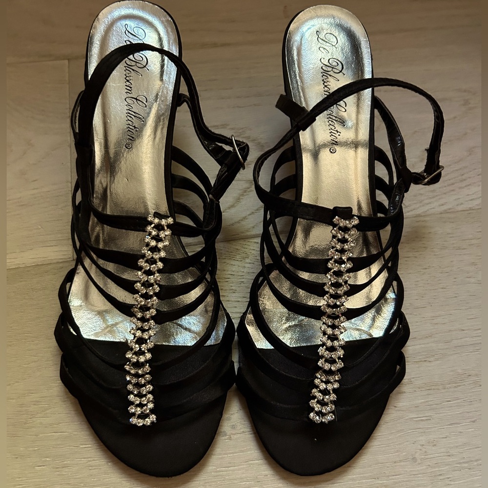 De Blossom Collection Black Heels with Rhinestone Accents
